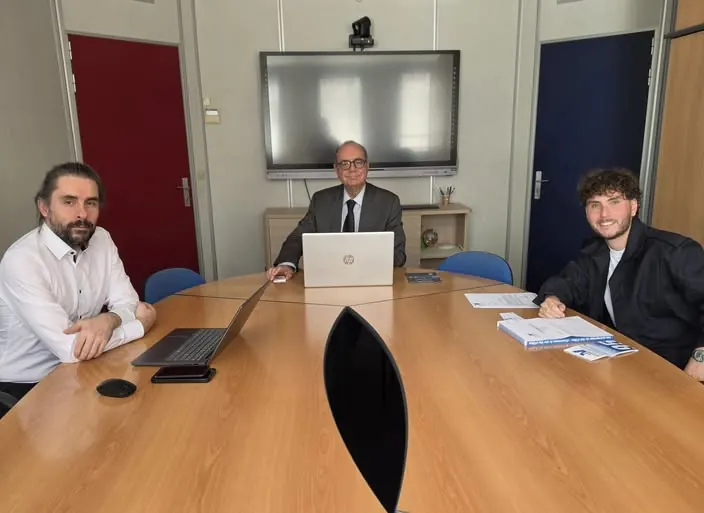 Entreprises : Échange du CEEVO avec Alexis Bonnet, fondateur et dirigeant d'ALX Studio, pour évoquer les projets de développement de cette jeune entreprise spécialisée dans la création de contenus pho