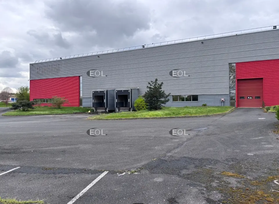 VENTE ENTREPOT 4000 m² – Photo 1 sur 2