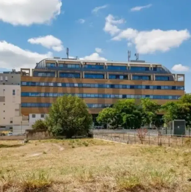 LOCATION BUREAUX 423 m² – Photo 1 sur 4