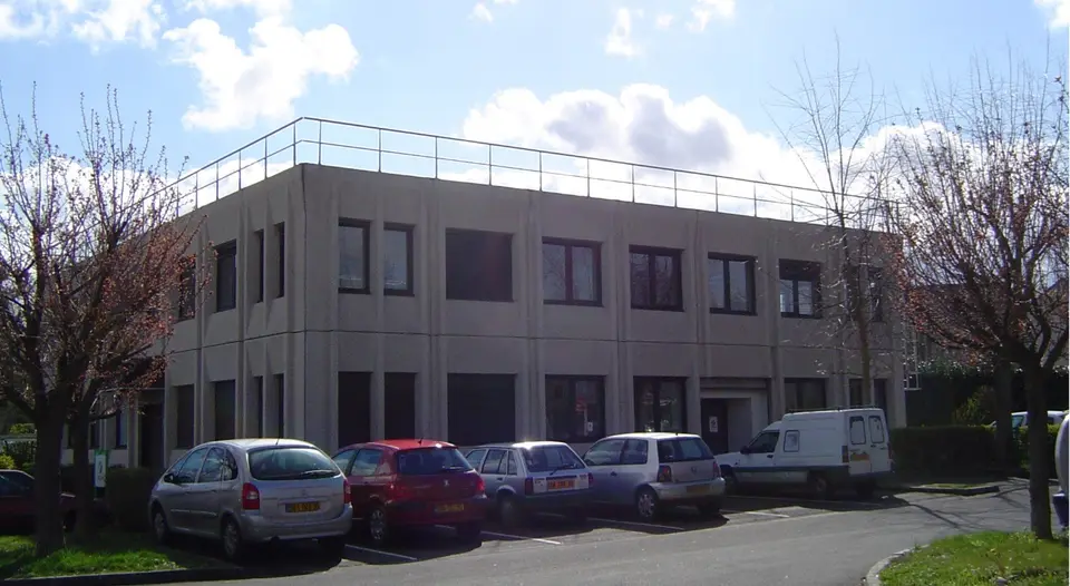 LOCATION BUREAUX 1980 m²