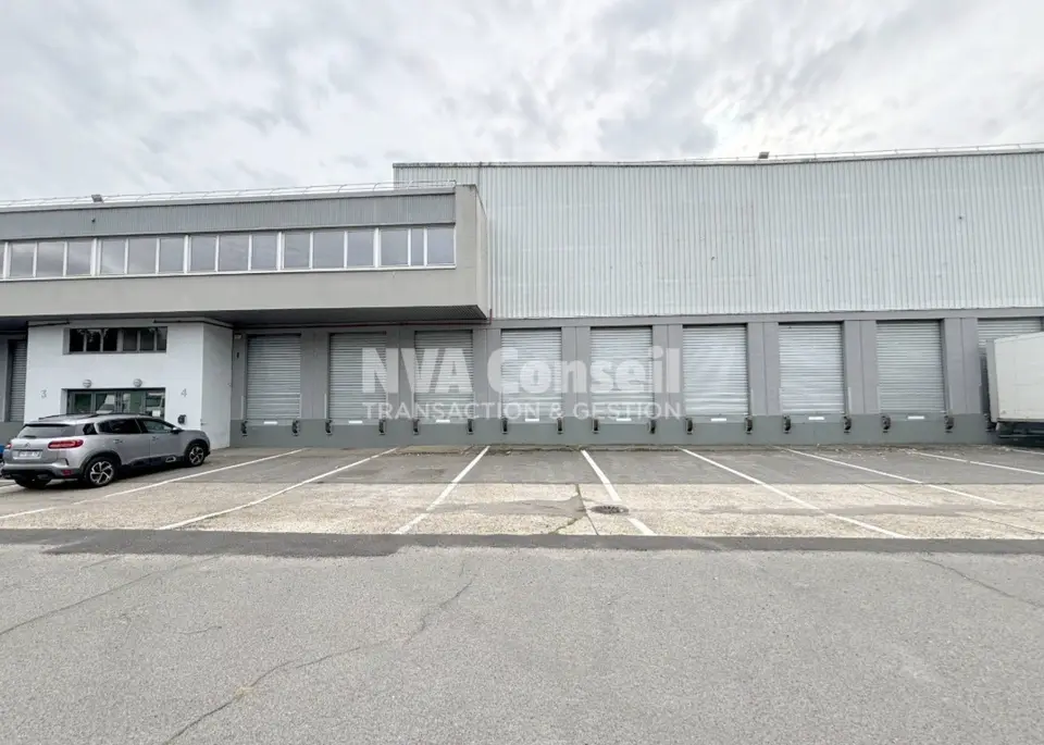 LOCATION ENTREPOTS 4016 m²