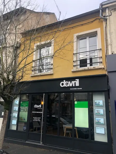 RETAIL UNIT TO LET 115.23 m²