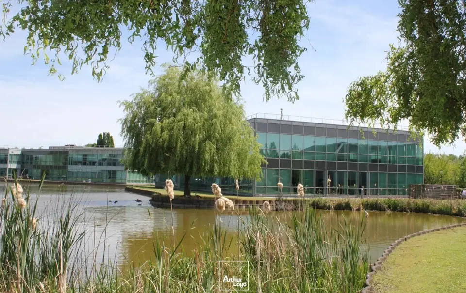 LOCATION BUREAUX 615 m²