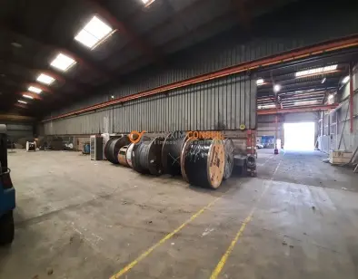 LIGHT INDUSTRIAL UNIT/OFFICES FOR SALE-TO LET 7950 m²