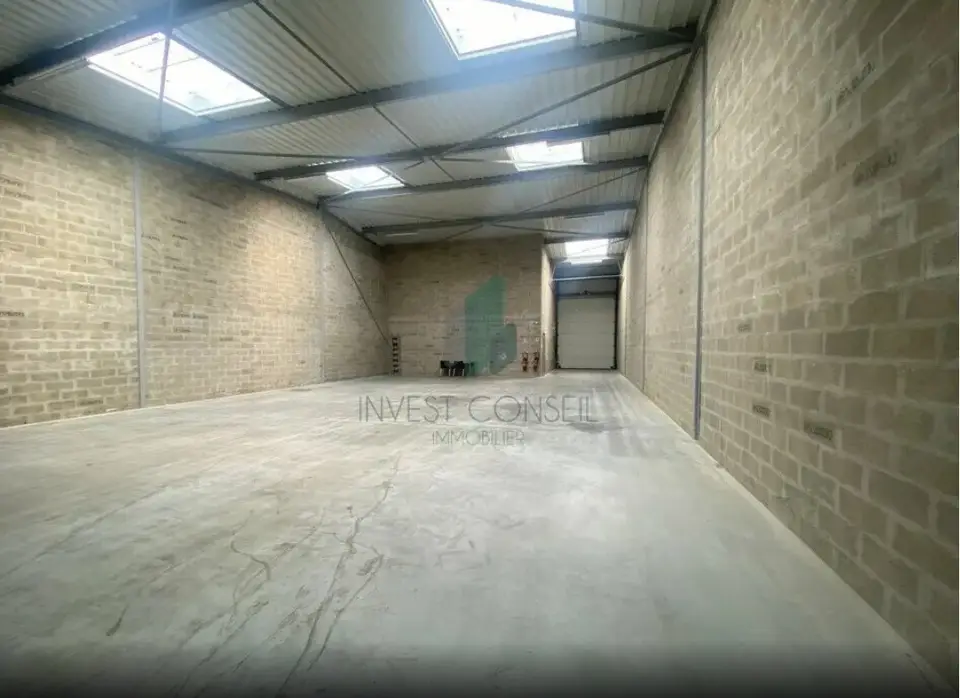 LOCATION ACTIVITES 268 m²