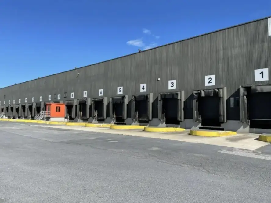LIGHT INDUSTRIAL UNIT/WAREHOUSES TO LET 18372 m² ON A PLOT OF 45,000 m²