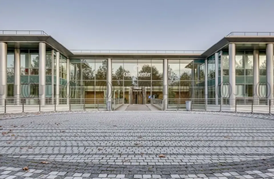 OFFICES TO LET 639 m²