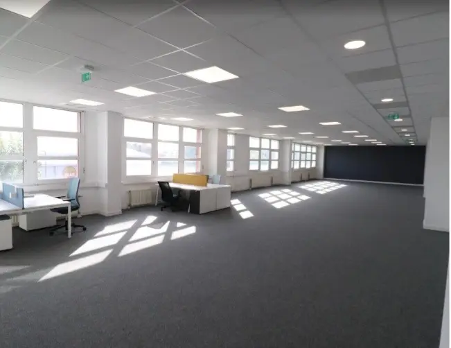 LOCATION BUREAUX 628 m²