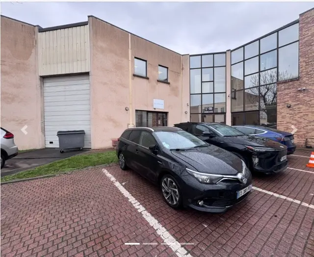 LOCATION ACTIVITES 203 m²