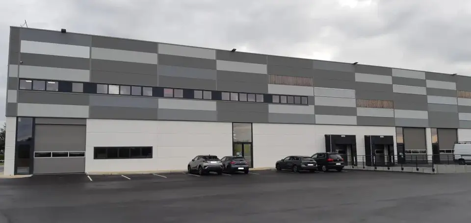 LOCATION ACTIVITES 2887 m² – Photo 1 sur 2