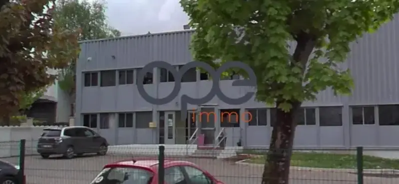 LOCATION ACTIVITES/ENTREPÔT 5136 m² – Photo 1 sur 1