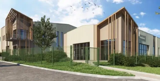 VENTE ACTIVITES/BUREAUX 9796 m²