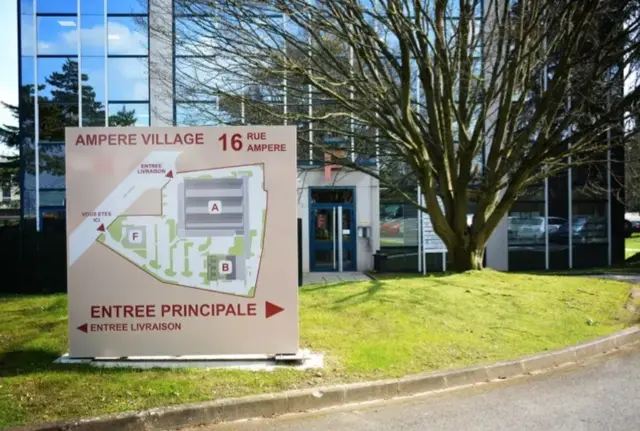 LOCATION BUREAUX 850 m²