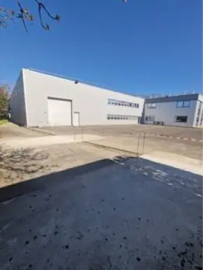 LOCATION ACTIVITES/STOCKAGE 1360 m²