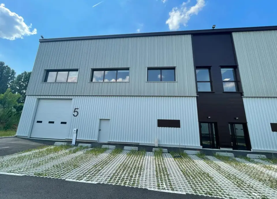 ACTIVITES 2333 m²