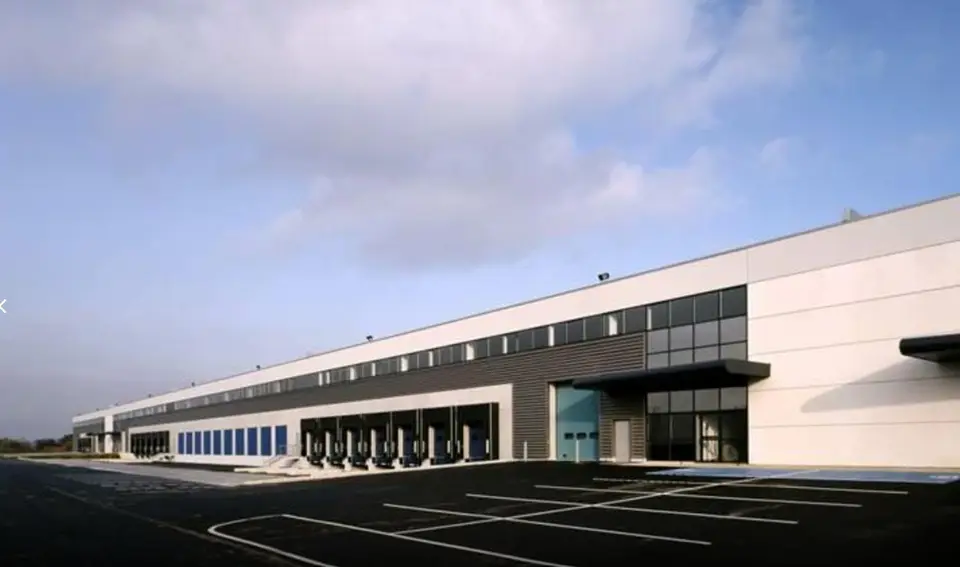 LOCATION ENTREPOT 21035 m²