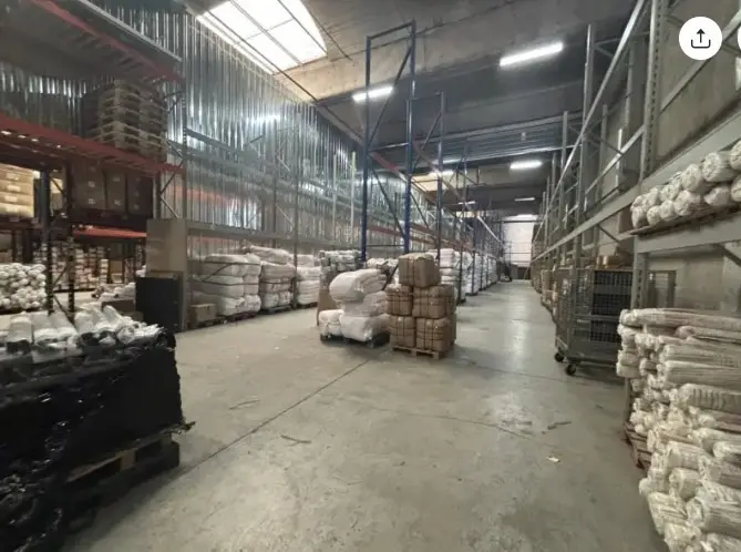 LOCATION ACTIVITES/ENTREPÔTS 2100 m²