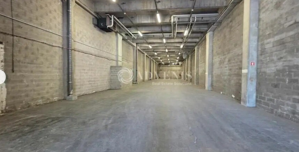 LOCATION ACTIVITES/ENTREPOTS 3550 m²