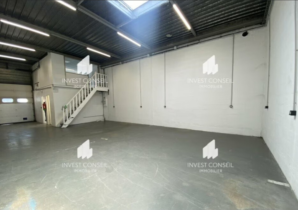 LOCATION ACTIVITES/BUREAUX 112 m²