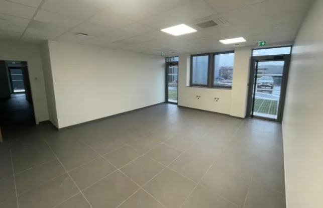LOCATION ACTIVITES/ENTREPOT/BUREAUX 1542 m²