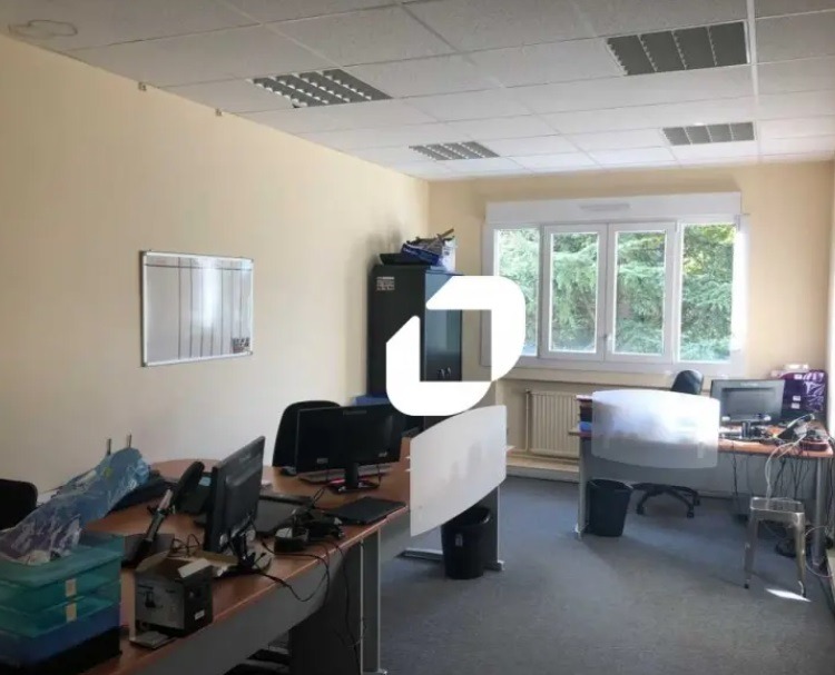 LOCATION BUREAUX 184 m²