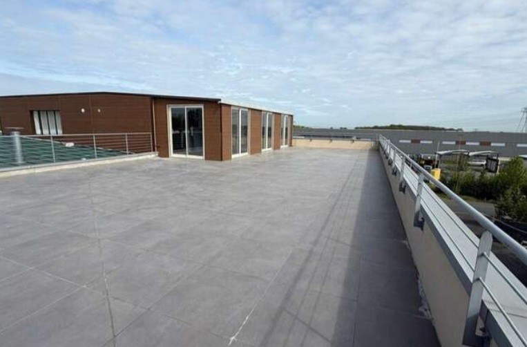 LOCATION BUREAUX 133 m²
