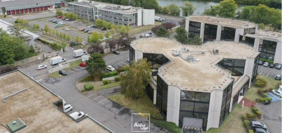 LOCATION BUREAUX 1057 m²