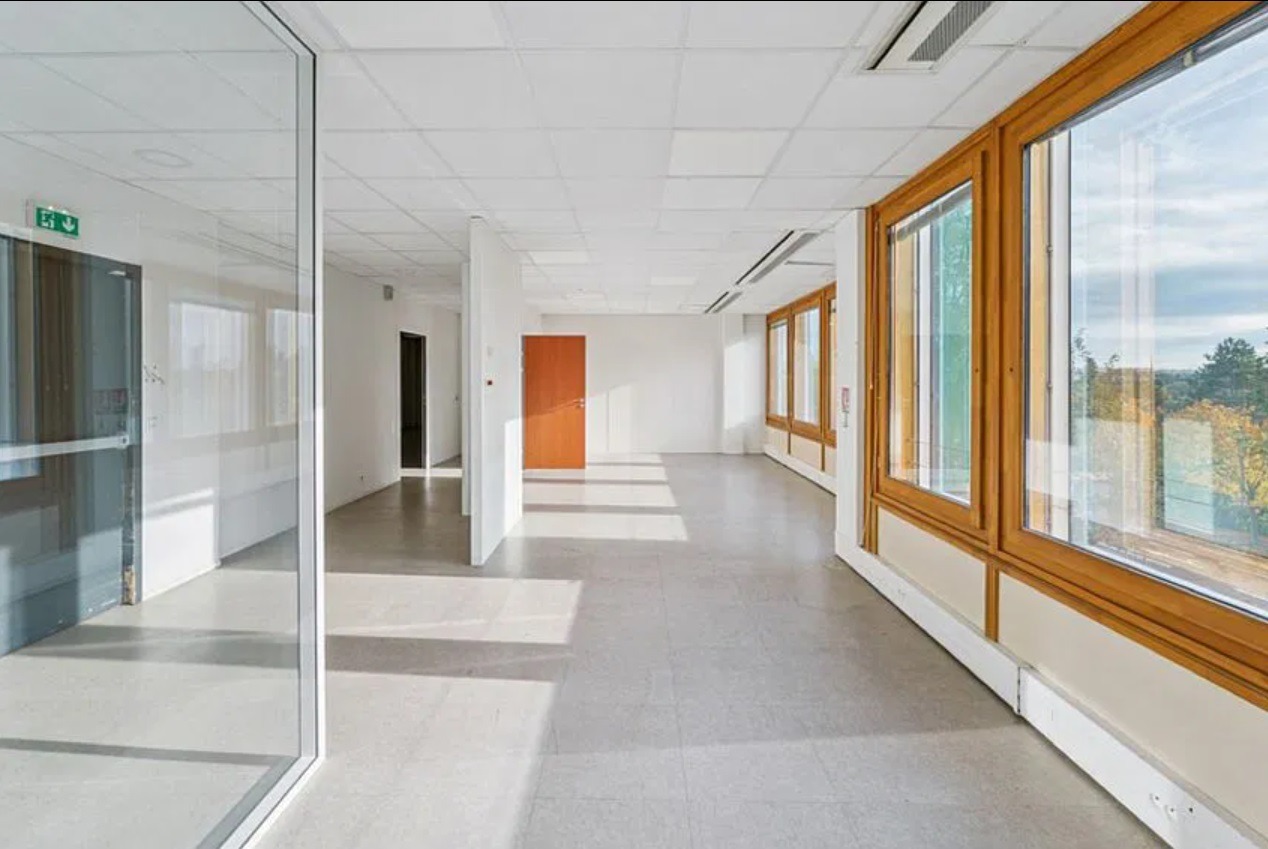 LOCATION BUREAUX 776 m²