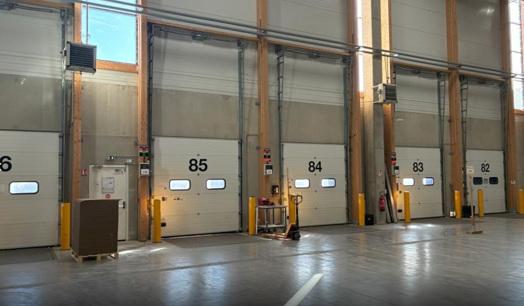 LOCATION ENTREPOT 18961 m²