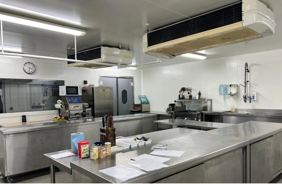 ACTIVITES 410 m²