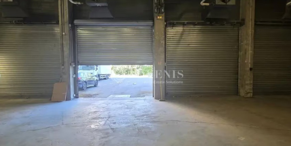 LOCATION ACTIVITES/ENTREPOTS 3550 m²