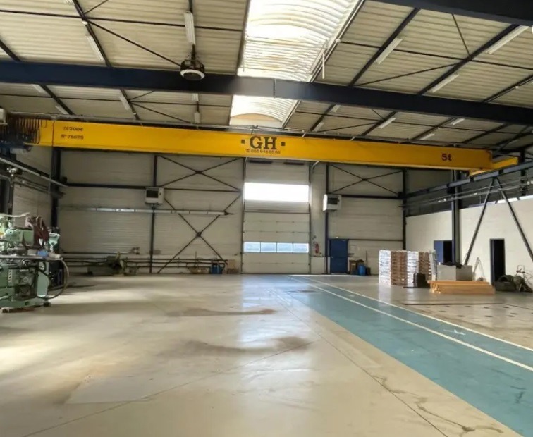 LOCATION/VENTE ACTIVITES/ENTREPOT/BUREAUX 1763 m²
