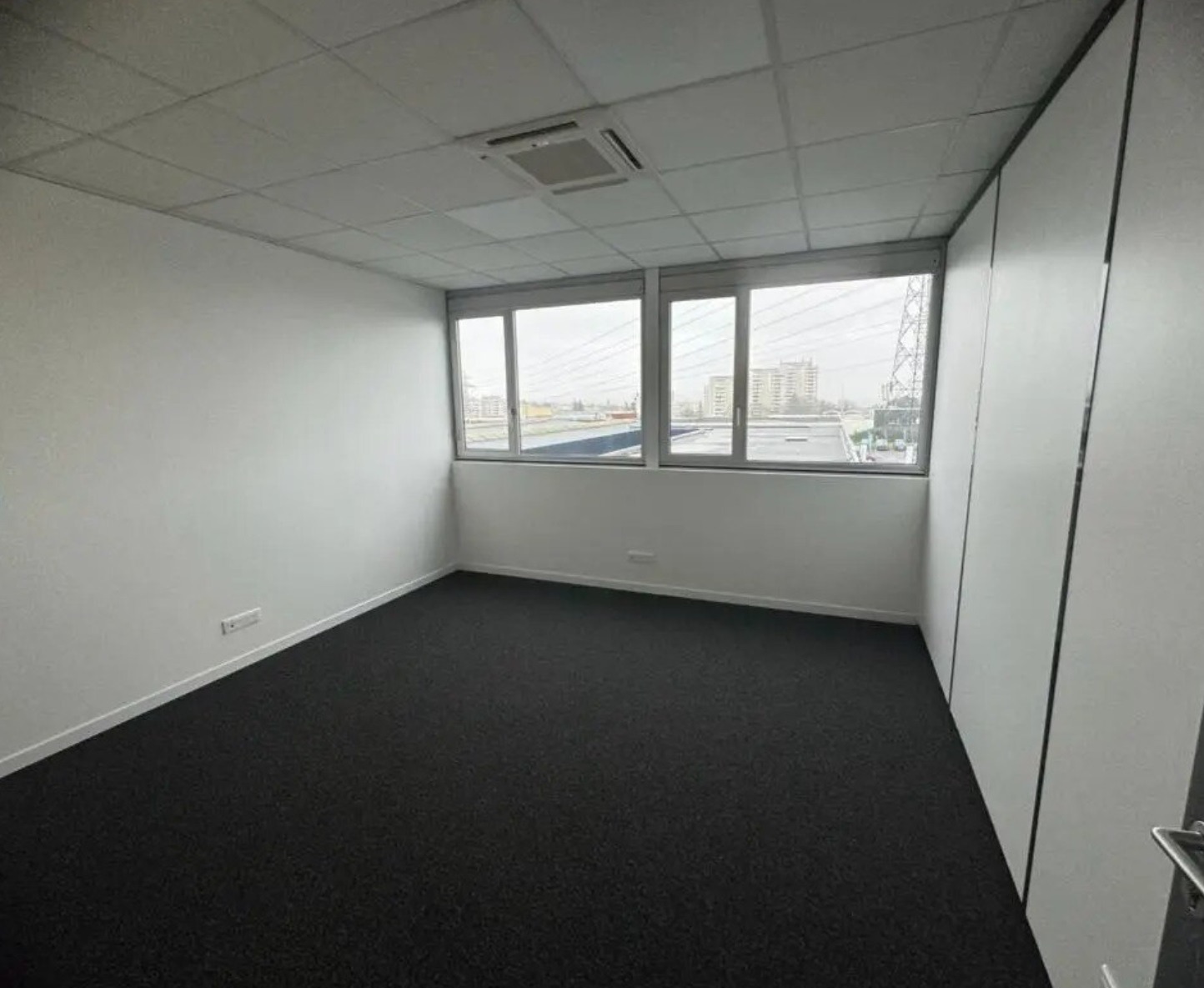 LOCATION BUREAUX 648 m²