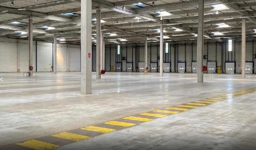 LOCATION ACTIVITES/BUREAUX 16230 m²
