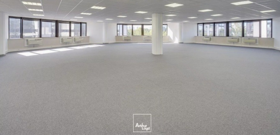 LOCATION BUREAUX 1057 m²
