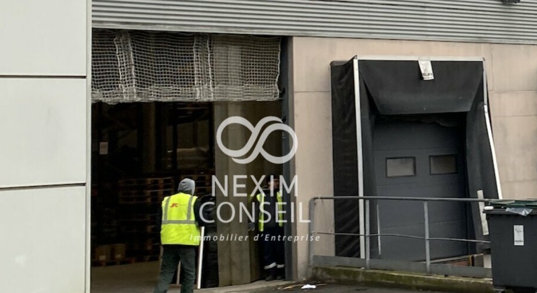 LOCATION ACTIVITES/BUREAUX 2500 m²