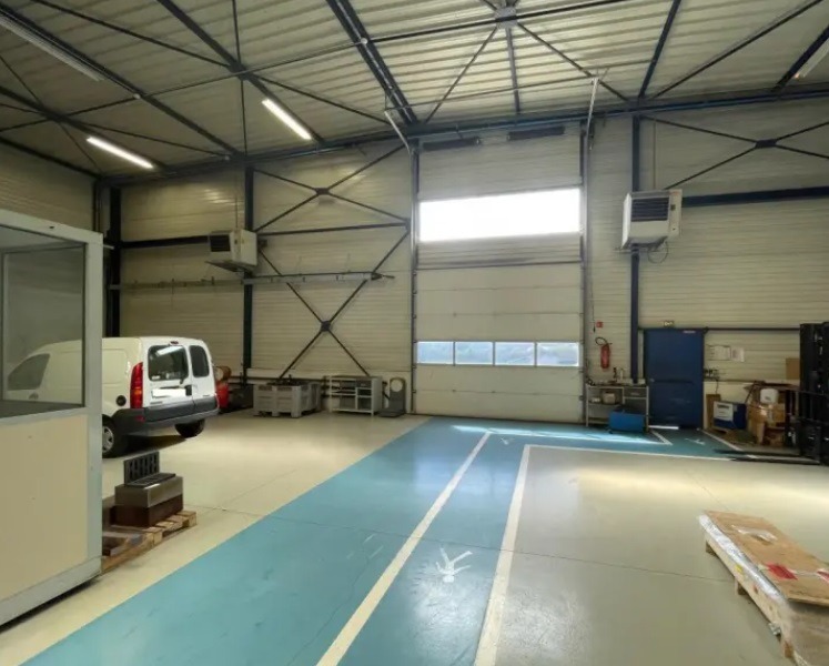 LOCATION/VENTE ACTIVITES/ENTREPOT/BUREAUX 1763 m²