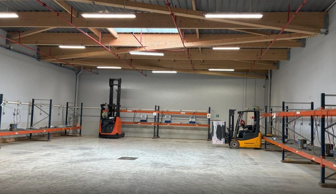 LOCATION ENTREPOT 18961 m²