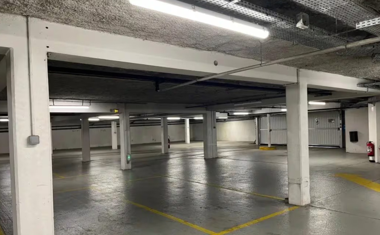 LOCATION BUREAUX 781 m²