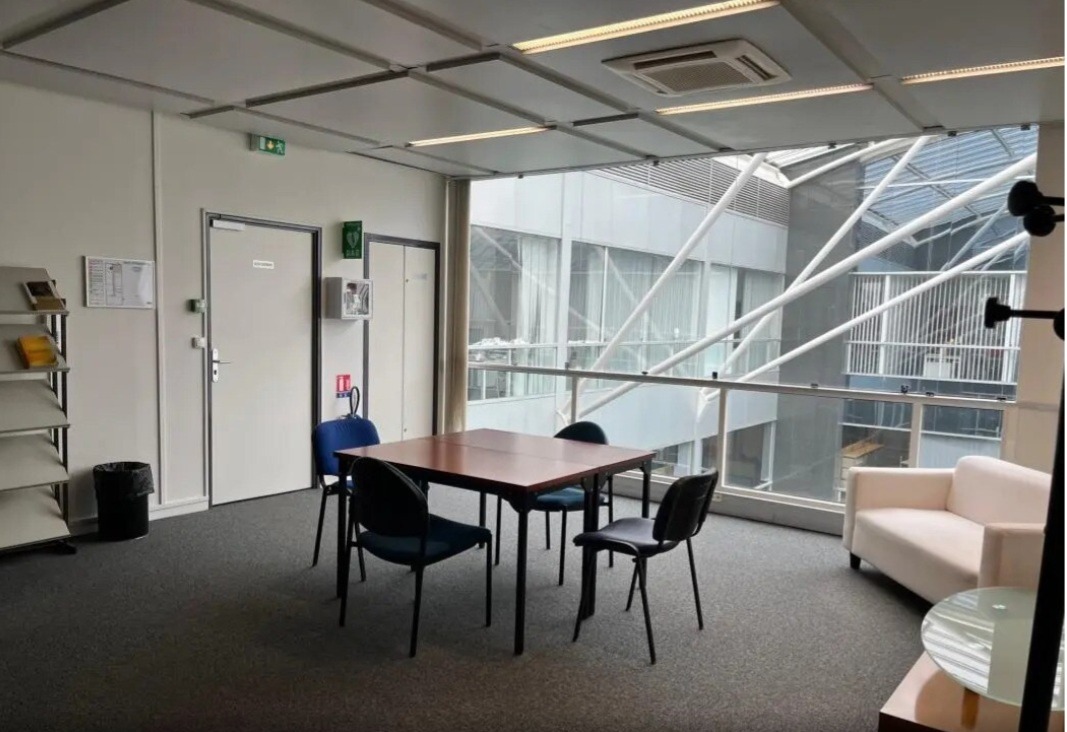 LOCATION BUREAUX 4431 m²