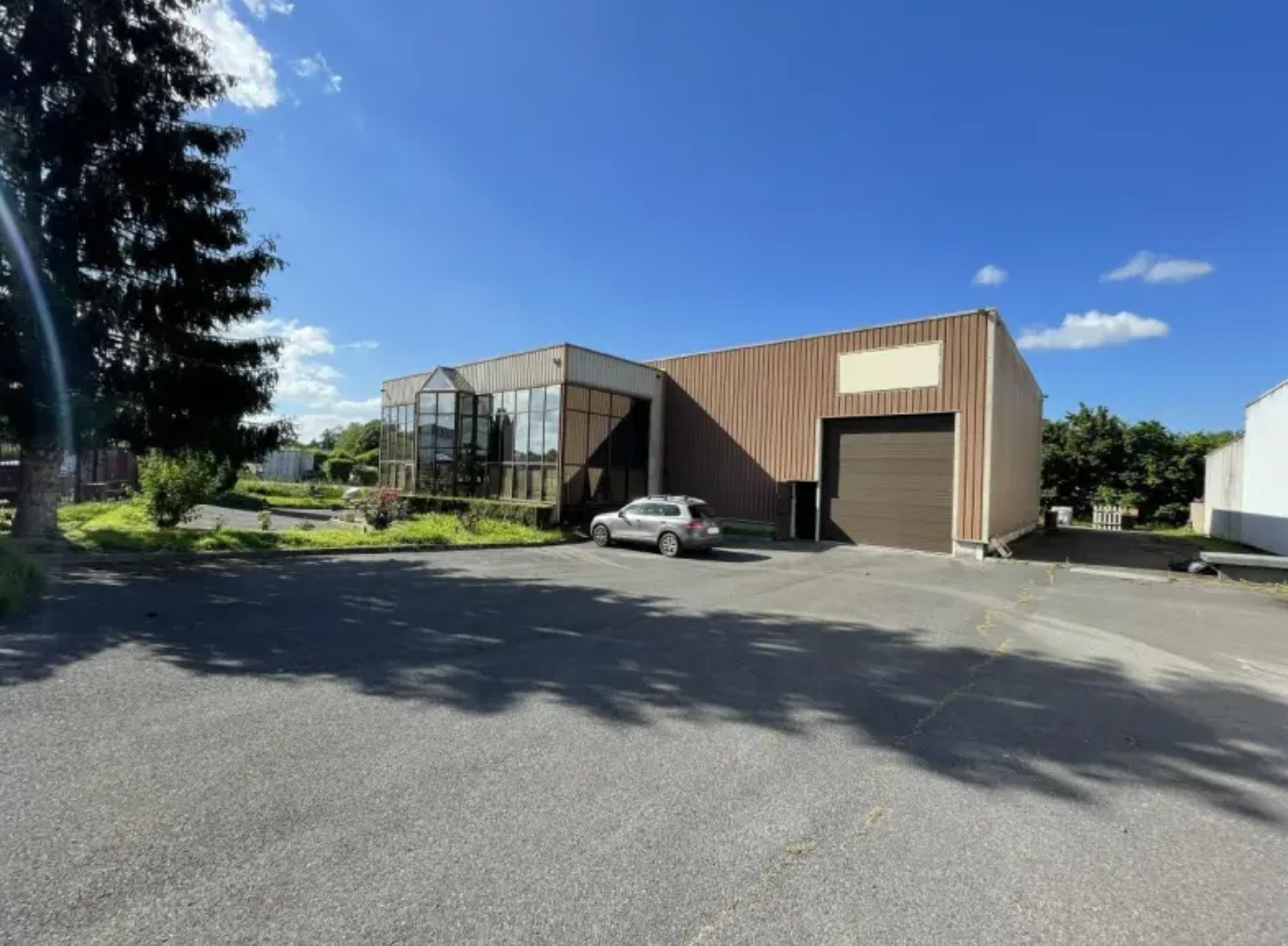 VENTE ACTIVITES/ENTREPOT 750 m²