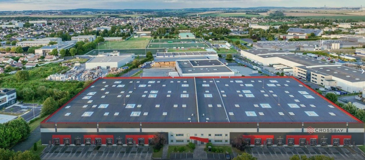 LOCATION ACTIVITES/BUREAUX 16230 m²
