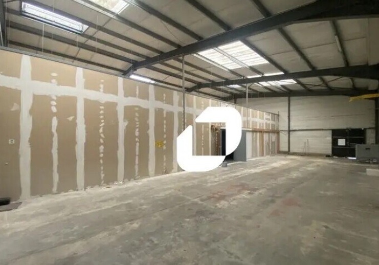 ACTIVITES/ENTREPOT 462 m²