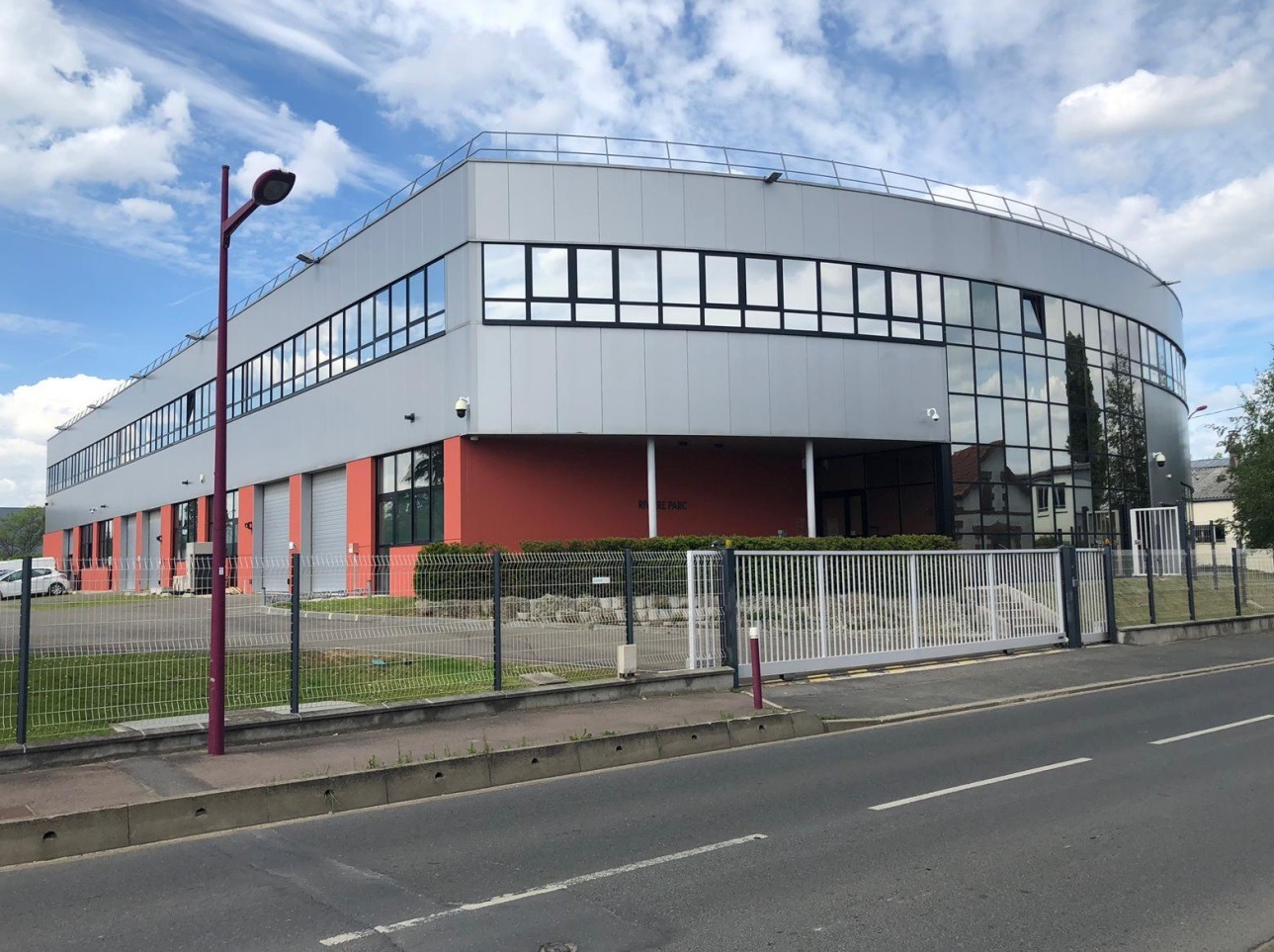 LOCATION BUREAUX 262 m²