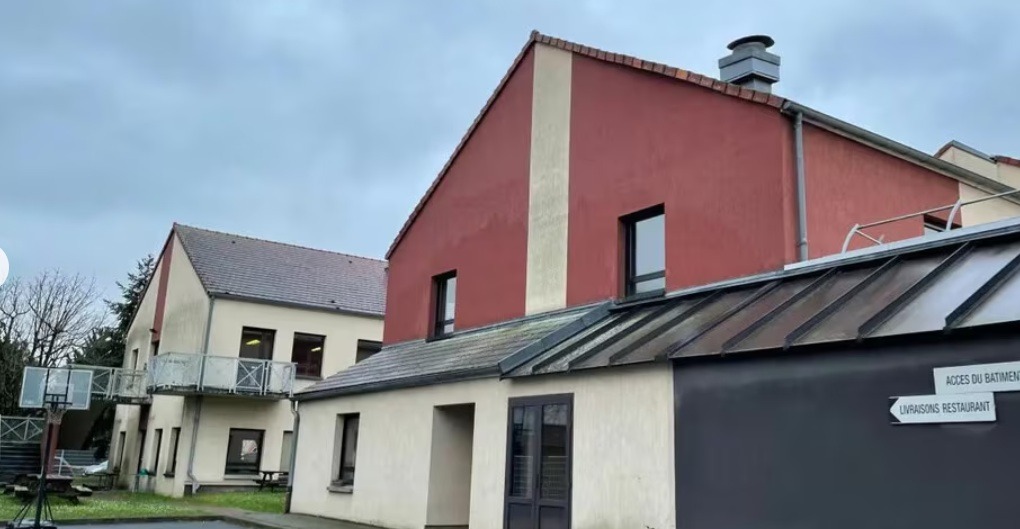 LOCATION BUREAUX 781 m²