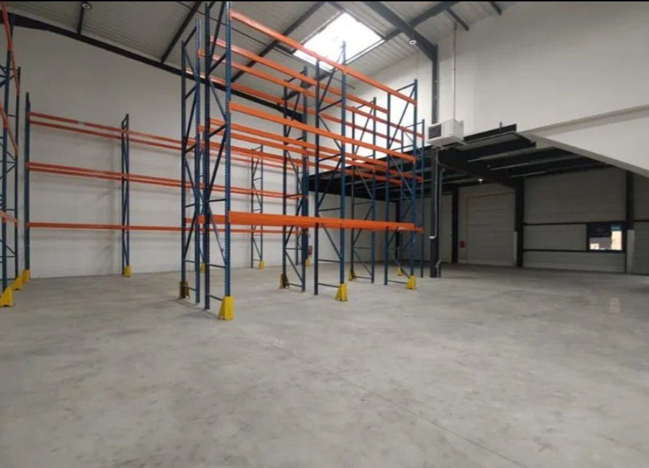ACTIVITES/BUREAUX 550 m²