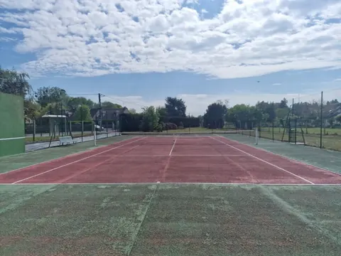 Tennisbanen i Seugy åpner igjen!