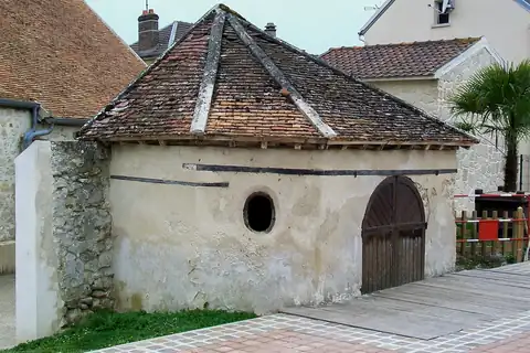 Chaumontel, 4 fotoğraftan 1.
