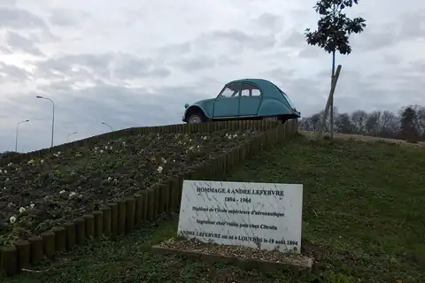 Louvres, 4 fotoğraftan 1.