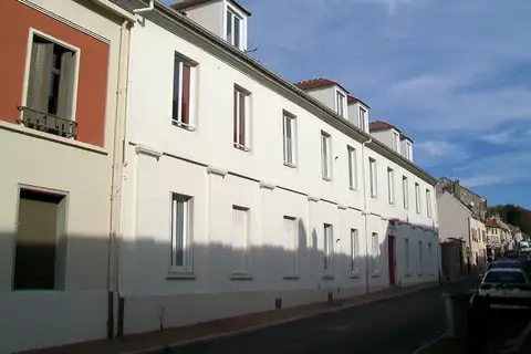 Louvres, 4 fotoğraftan 3.